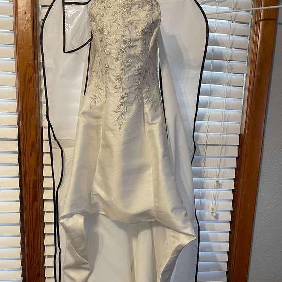 Wedding Dress- Custom High Low-Lavel is a size 10, altered and can fit a size 2 - Picture 1 of 11